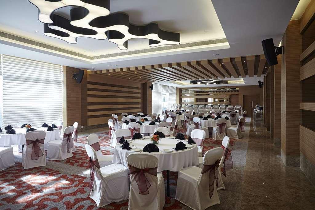 Hotel Turyaa Chennai - Omr It Expressway Restauracja zdjęcie